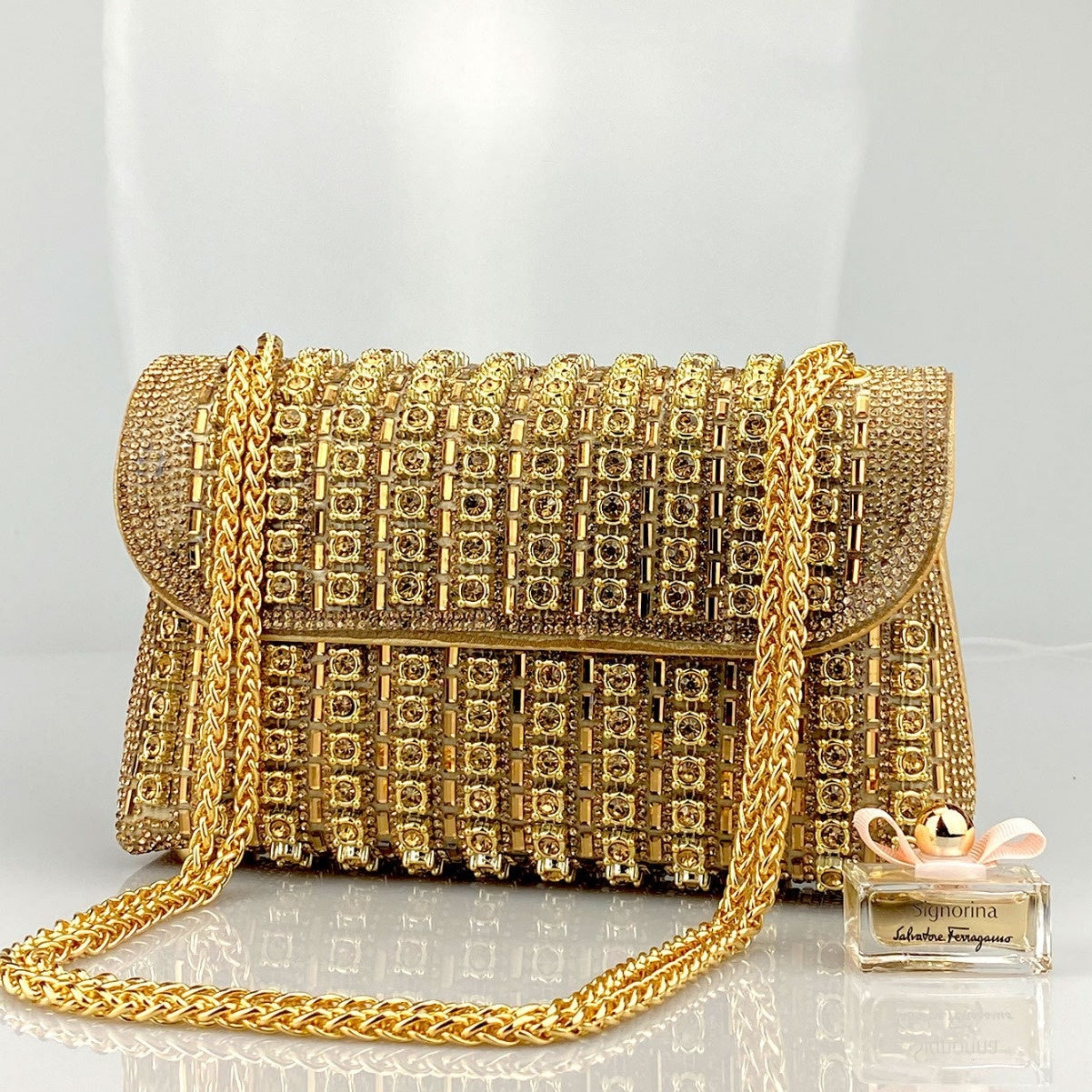 New Elegant Evening Dress Style Brooch-Adorned Clutch Bag with Rhinestones Chain Strap and Cheongsam Design for Formal Occasions